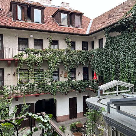 Wiener Garden Дьёр Экстерьер фото