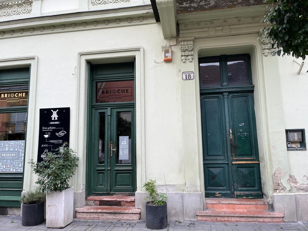 Wiener Garden Дьёр Экстерьер фото